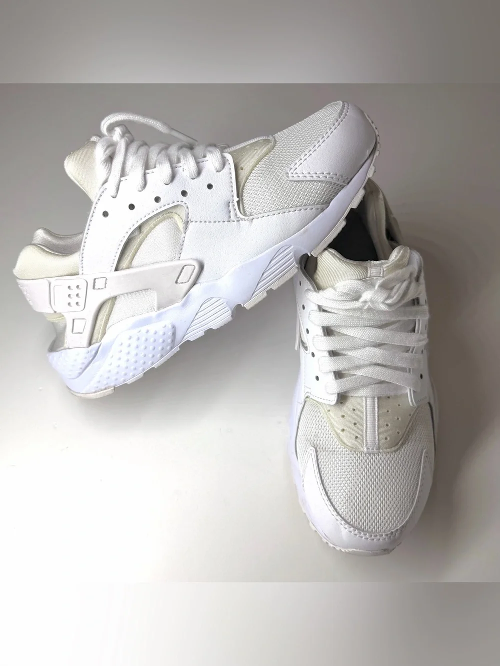 Nike Air Huarache Run (GS) Youth's Size 6.5 Y Sneakers Triple White